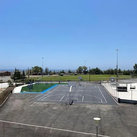 公寓 Spacious With Pool 拉纳卡