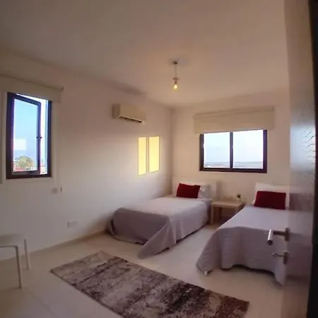Spacious With Pool Appartement *